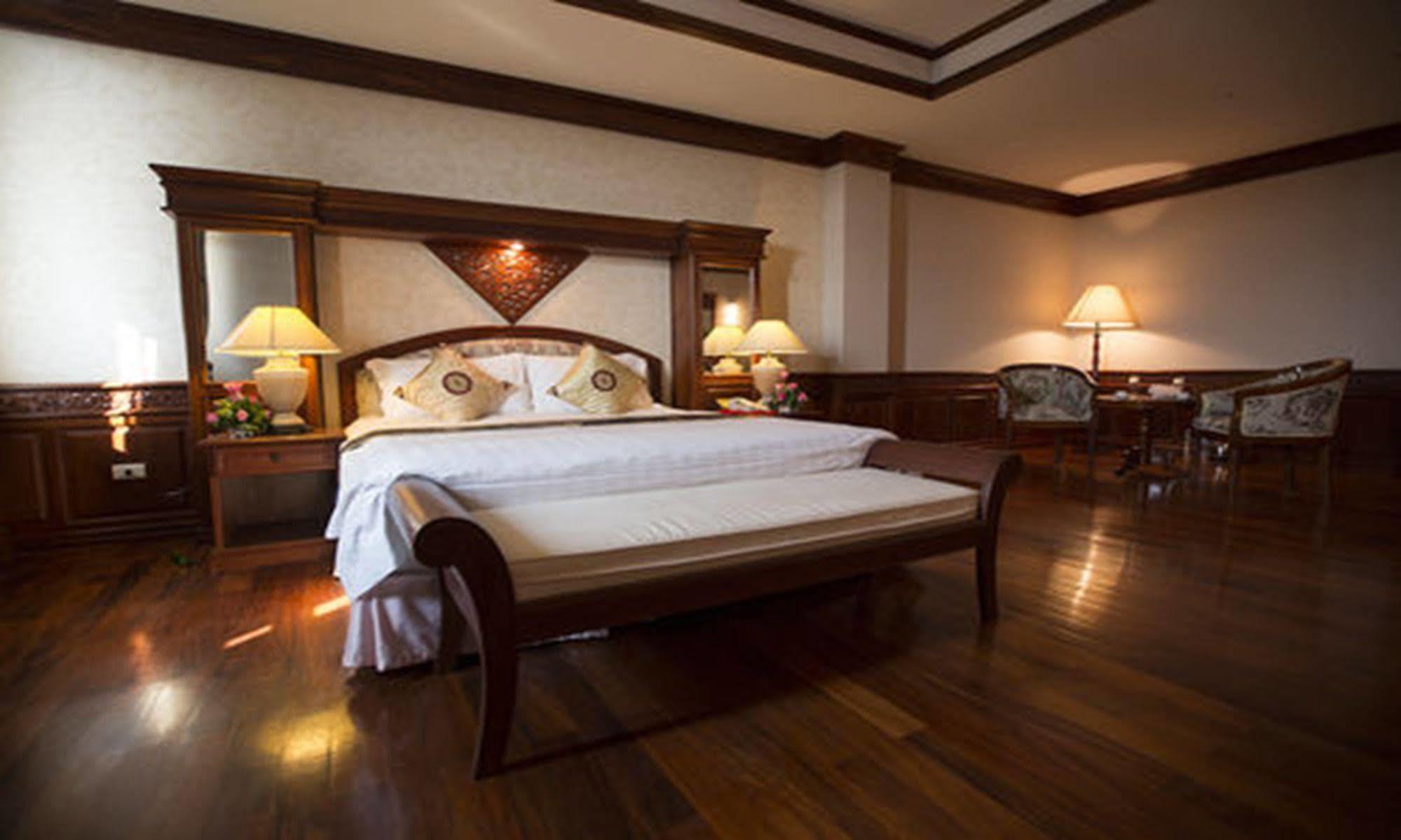 Angkham Hotel Viêng Chăn Ngoại thất bức ảnh