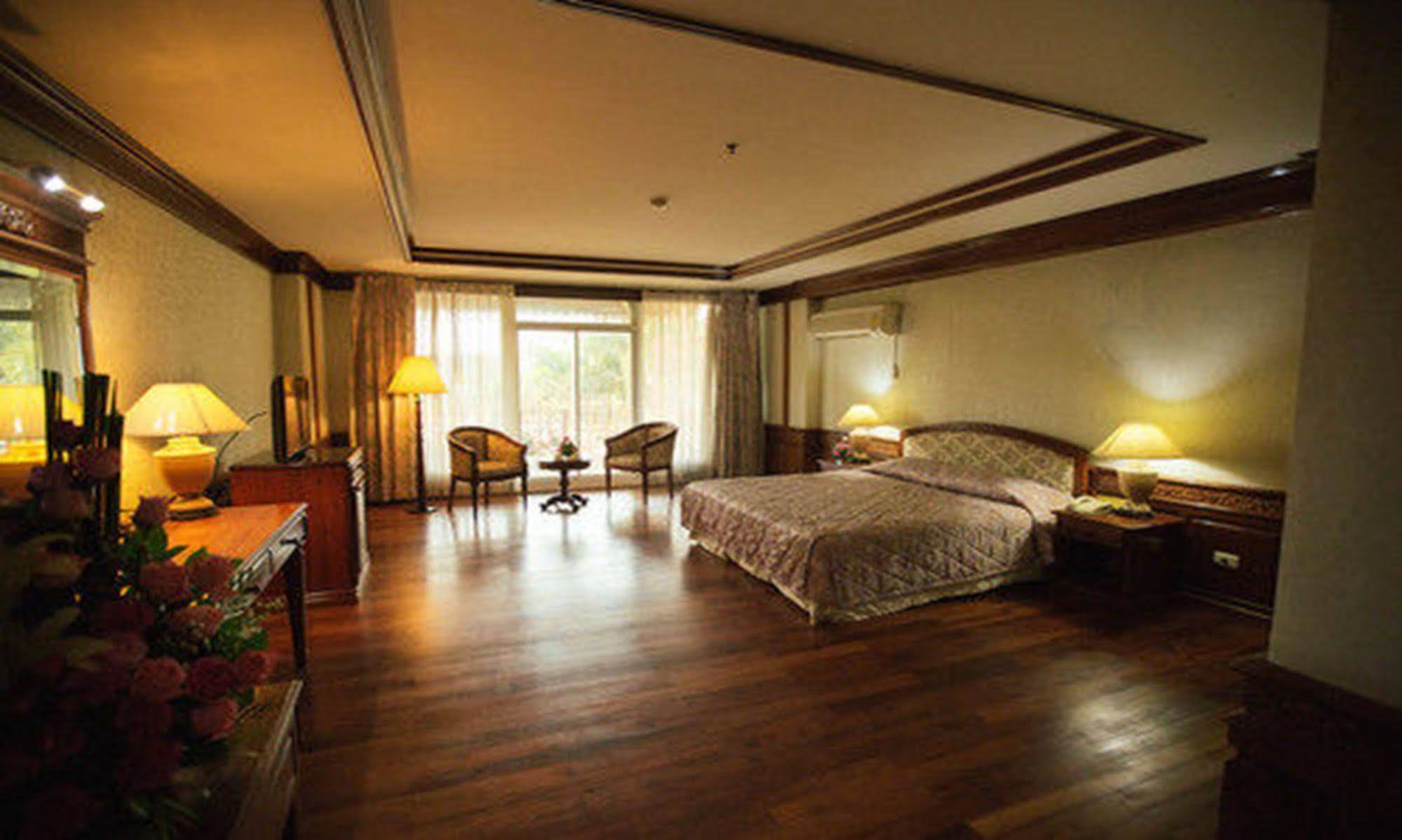 Angkham Hotel Viêng Chăn Ngoại thất bức ảnh